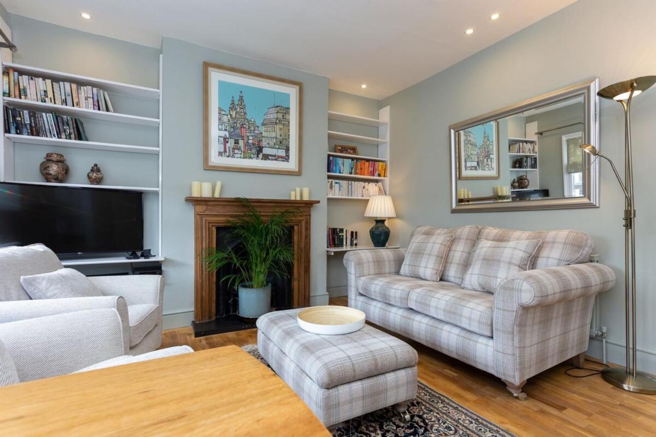 Quaint 2 Bedroom Flat - 9 Minutes Walk To Vauxhall Tube 런던 외부 사진