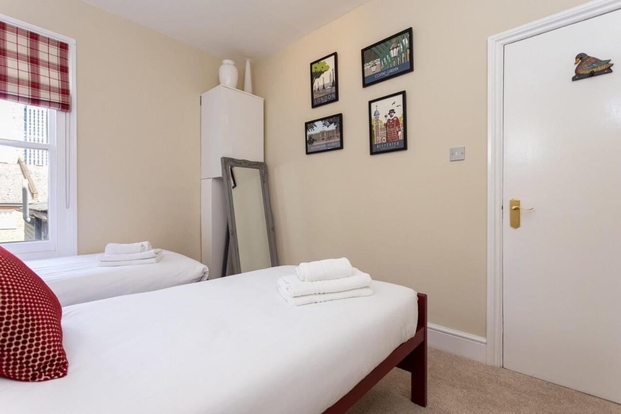 Quaint 2 Bedroom Flat - 9 Minutes Walk To Vauxhall Tube 런던 외부 사진