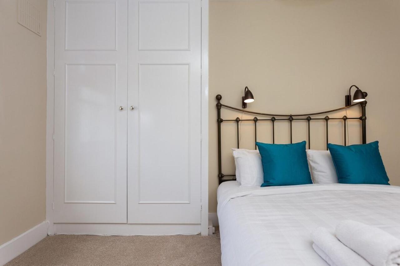Quaint 2 Bedroom Flat - 9 Minutes Walk To Vauxhall Tube 런던 외부 사진