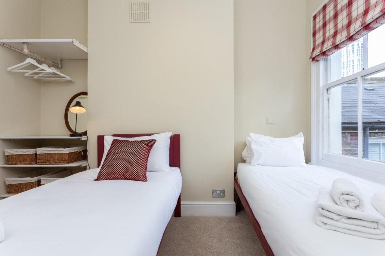 Quaint 2 Bedroom Flat - 9 Minutes Walk To Vauxhall Tube 런던 외부 사진