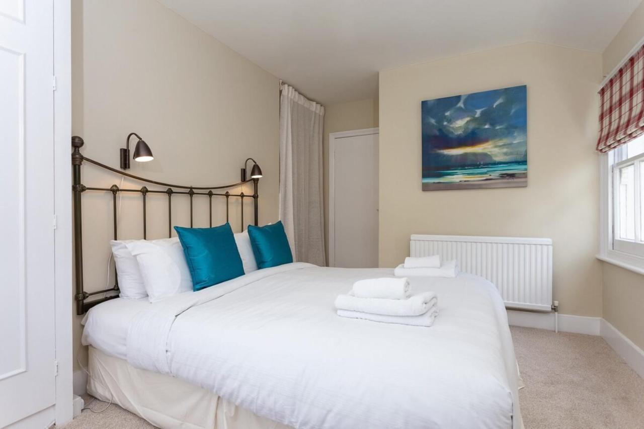 Quaint 2 Bedroom Flat - 9 Minutes Walk To Vauxhall Tube 런던 외부 사진