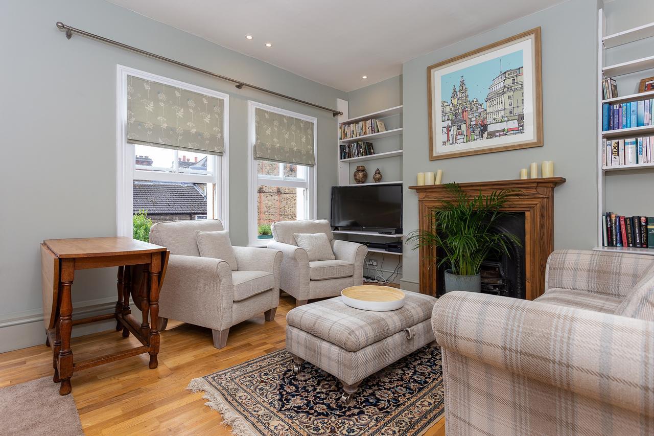 Quaint 2 Bedroom Flat - 9 Minutes Walk To Vauxhall Tube 런던 외부 사진